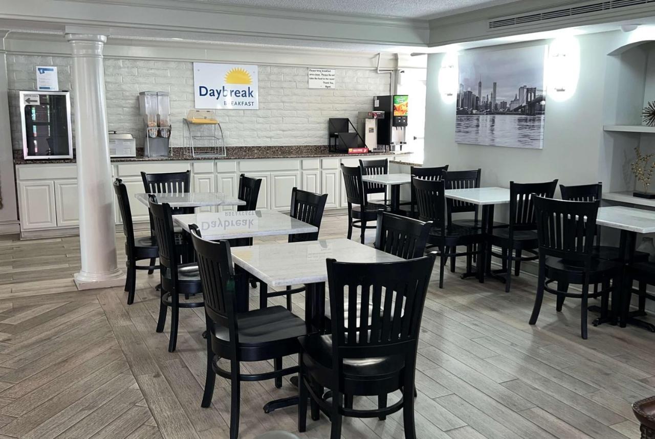 Days Inn By Wyndham Birmingham/West Eksteriør bilde